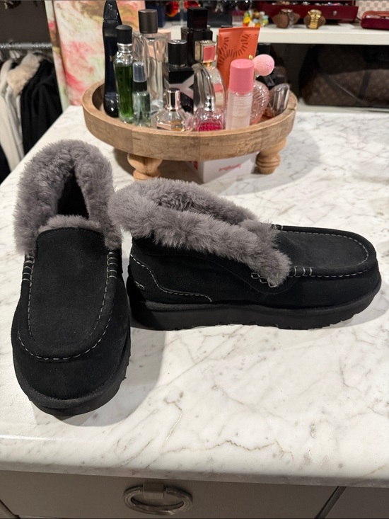 UGG Shoes - UGG